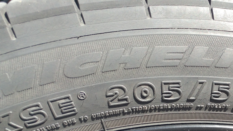 Hard to see, but the factory rubber is starting to spider badly.